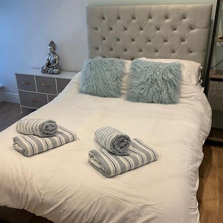 2 Bed Home From Home Apartment 41 런던 외부 사진