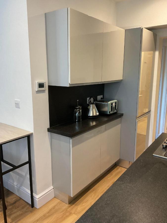 2 Bed Home From Home Apartment 41 런던 외부 사진