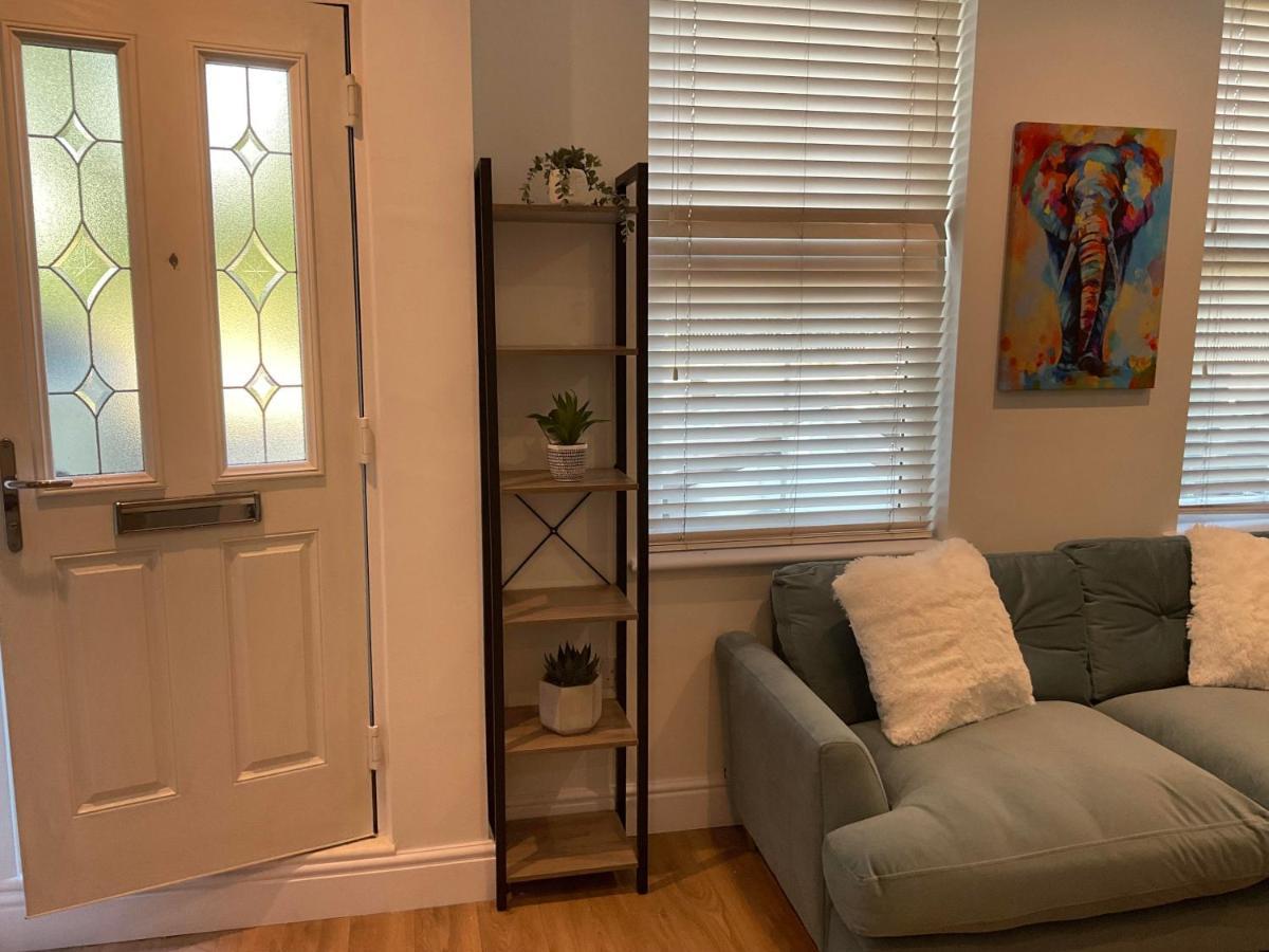 2 Bed Home From Home Apartment 41 런던 외부 사진